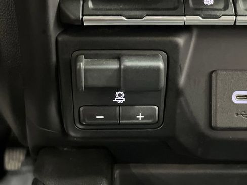 Used 2022 Chevrolet Silverado 2500 LT w/ Convenience Package image 25