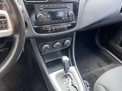 Used 2012 Chrysler 200 Touring image 21