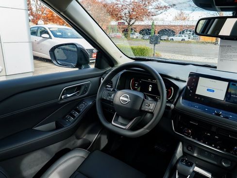 New 2026 Nissan Rogue Platinum image 11