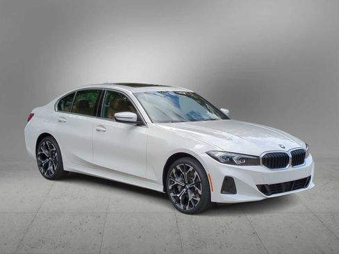 New 2025 BMW 330i xDrive Sedan w/ Premium Package image 2