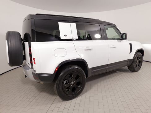 Used 2020 Land Rover Defender 110 HSE AWD/4WD image 9