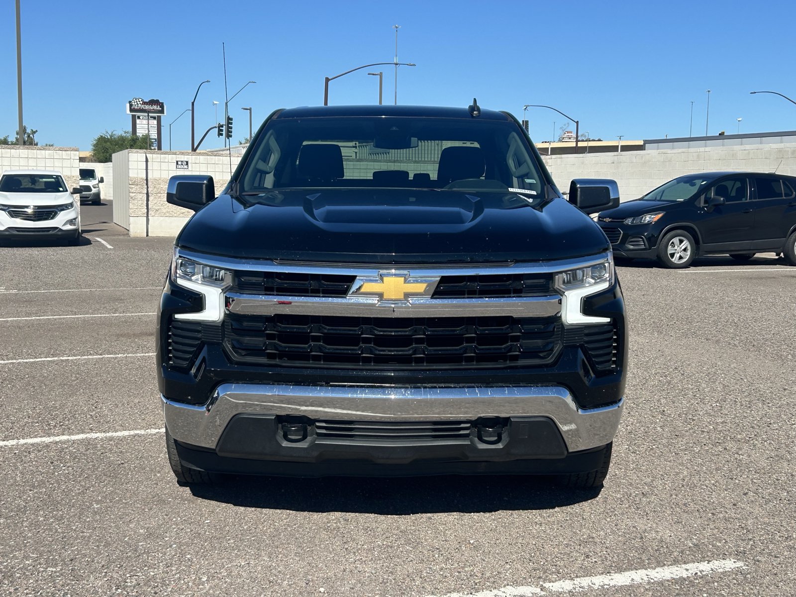 Used 2026 Chevrolet Silverado 1500 LT AWD/4WD image 8