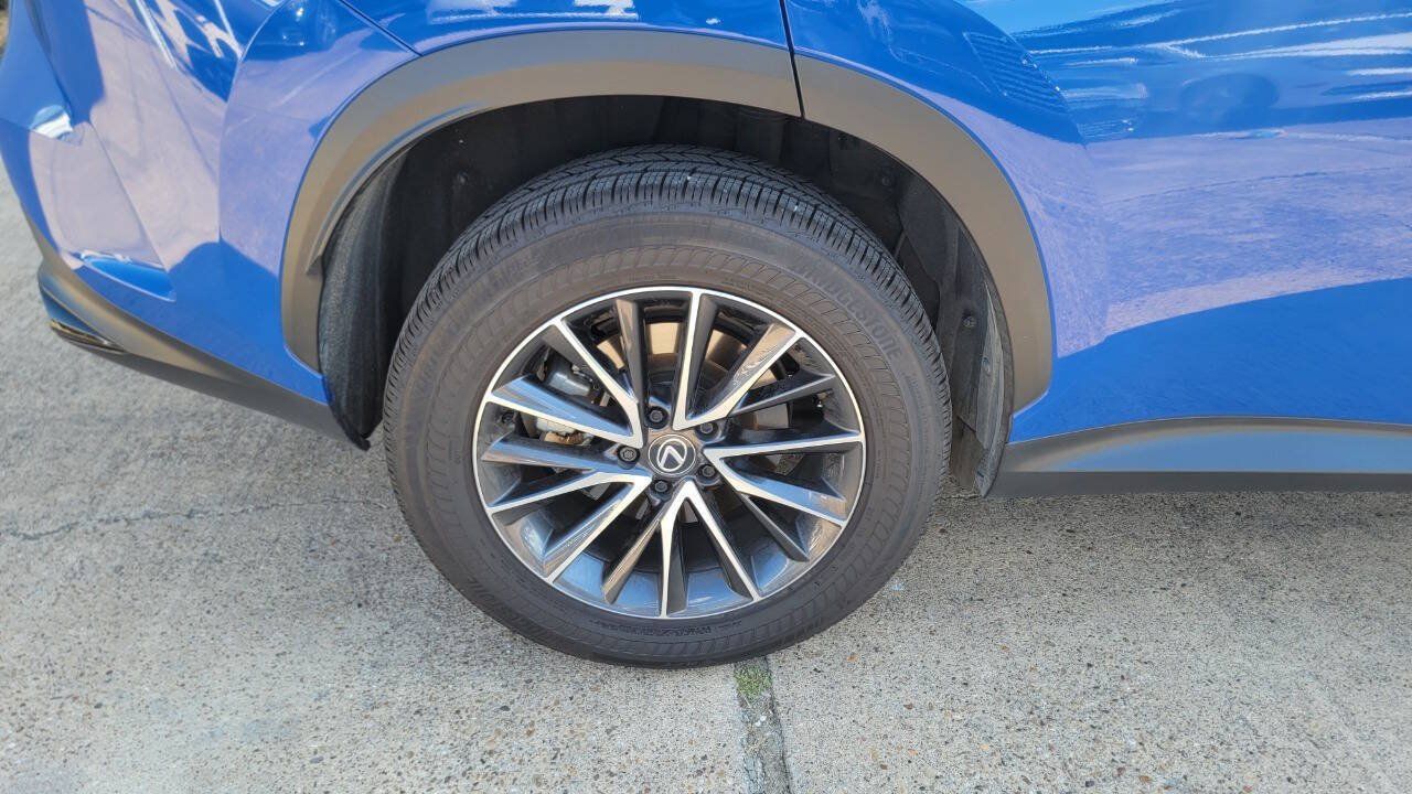 Used 2025 Lexus NX 250 FWD w/ Accessory Package (2T) image 8
