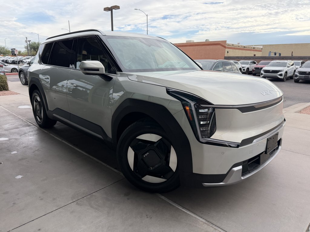 Used 2024 Kia EV9 Wind AWD/4WD image 9