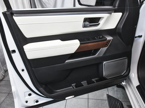 Used 2024 Toyota Sequoia Capstone image 9