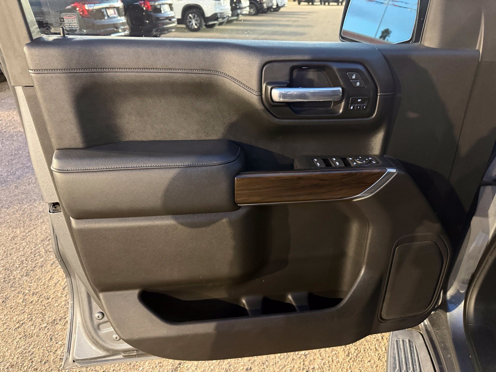 Used 2021 GMC Sierra 1500 SLT RWD image 11