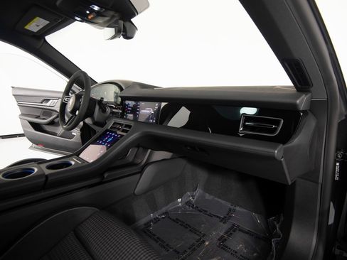 New 2026 Porsche Taycan 4S image 25