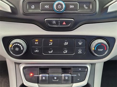 Used 2024 GMC Terrain SLE image 25