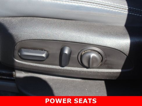 Used 2018 Buick Enclave Essence FWD image 12