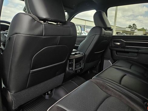 New 2026 RAM 3500 Laramie AWD/4WD image 39