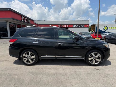 Used 2016 Nissan Pathfinder Platinum AWD/4WD image 2