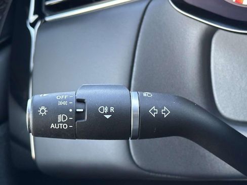 Used 2023 Land Rover Range Rover Sport SE Dynamic image 23