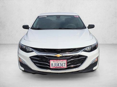 Used 2019 Chevrolet Malibu LS image 2
