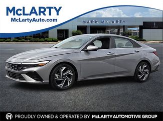 Used 2025 Hyundai Elantra SEL video 1