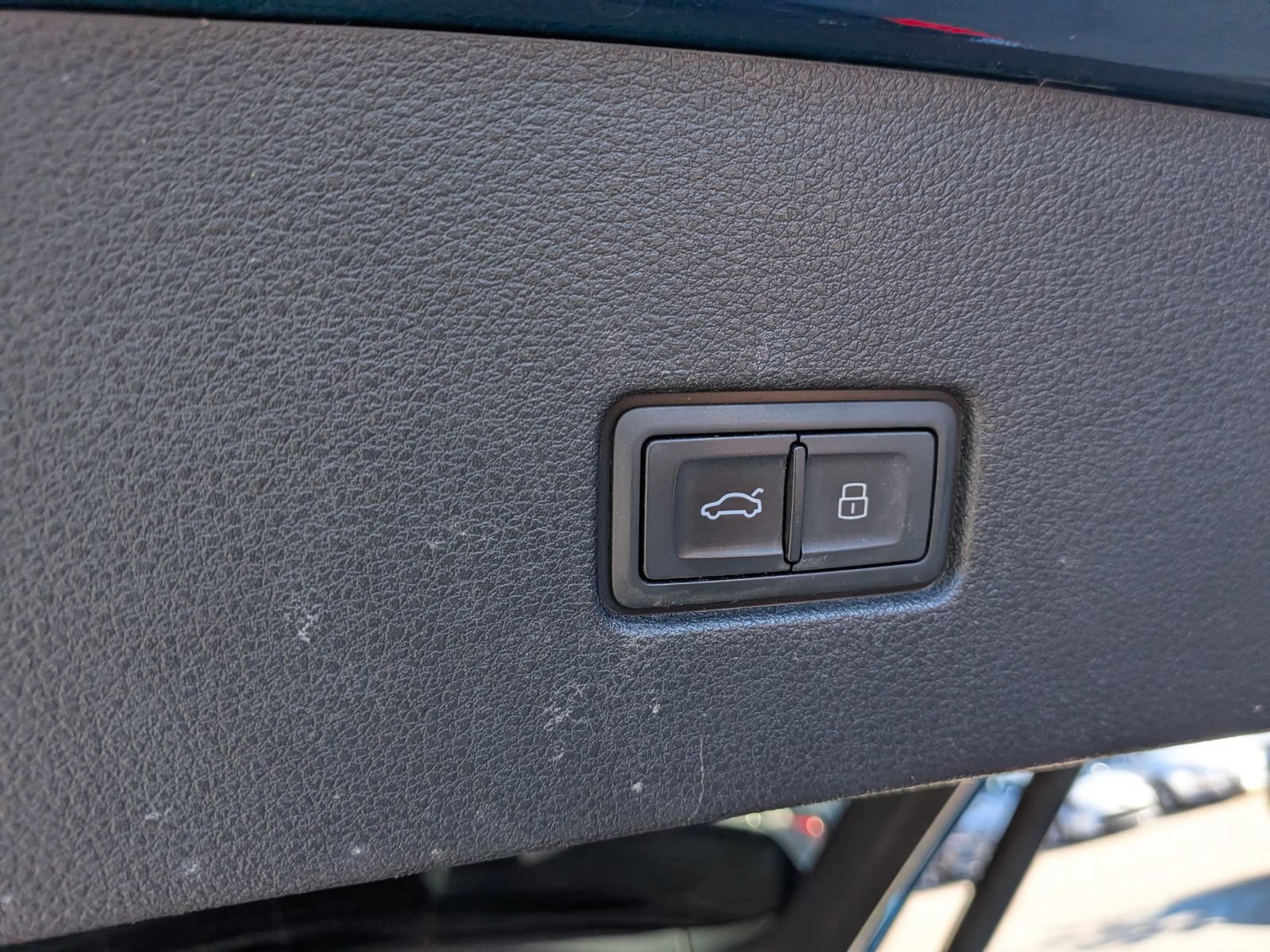 Used 2019 Audi Q8 Premium Plus w/ Premium Plus AWD/4WD image 35