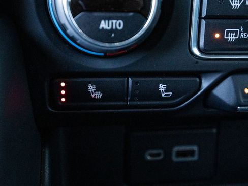 Used 2022 Chevrolet Tahoe Z71 w/ Luxury Package image 36