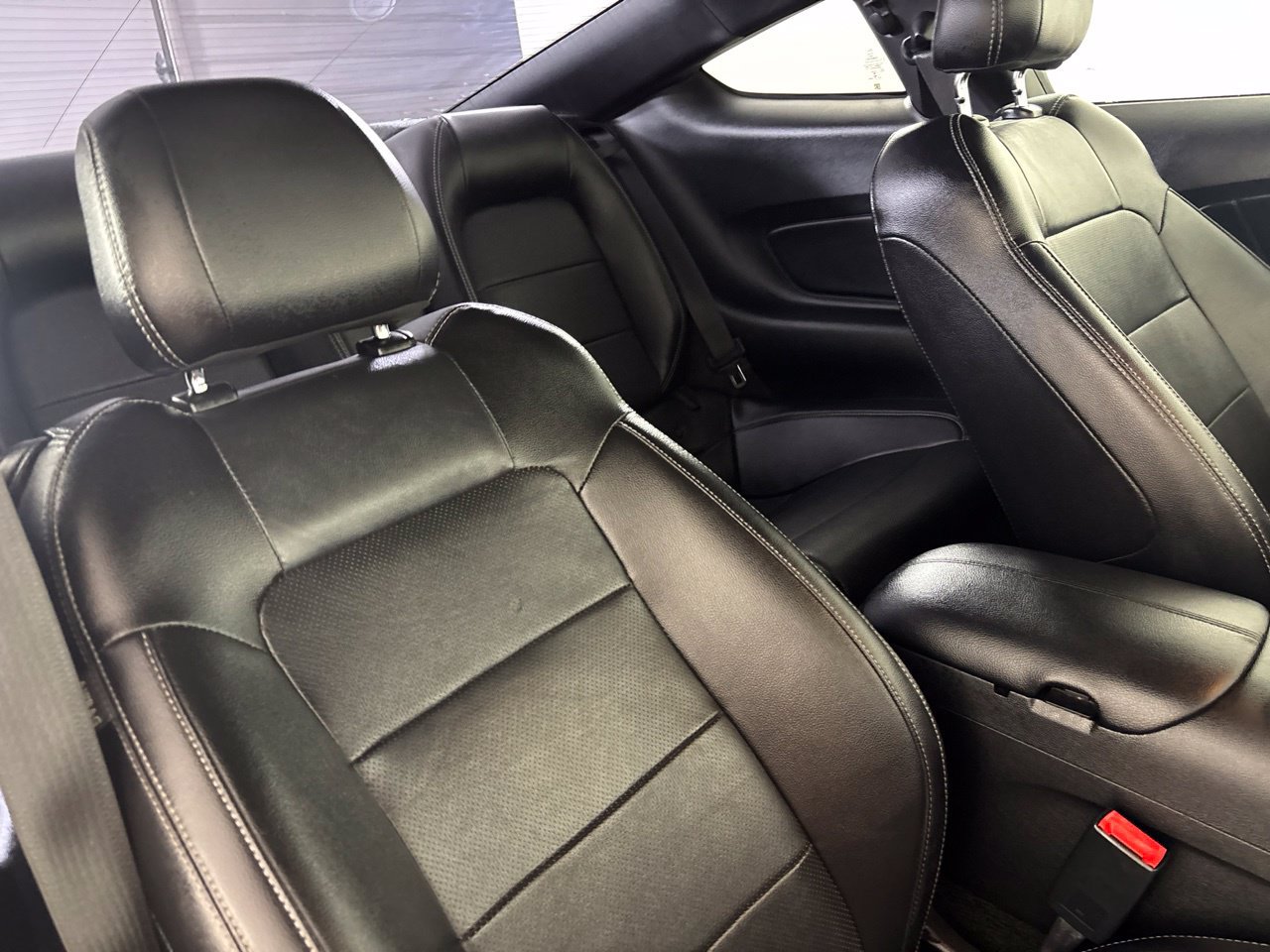 Used 2017 Ford Mustang GT Premium w/ GT Performance Package RWD image 26