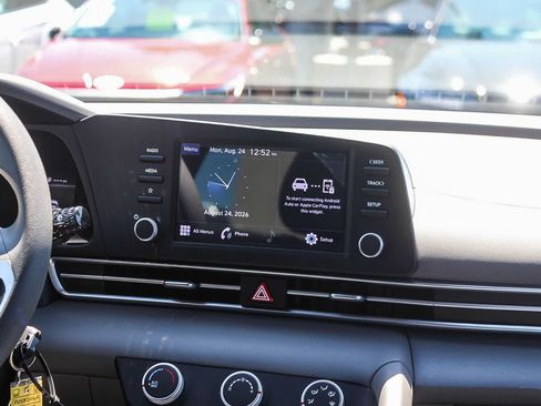 Certified 2023 Hyundai Elantra SE FWD image 18