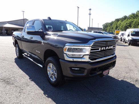 Used 2024 RAM 2500 Laramie w/ Safety Group AWD/4WD image 11
