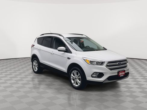 Used 2018 Ford Escape SE w/ SE Sync 3 Package image 30