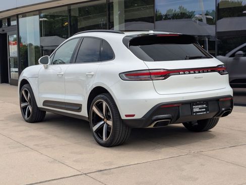 Certified 2026 Porsche Macan AWD/4WD image 3