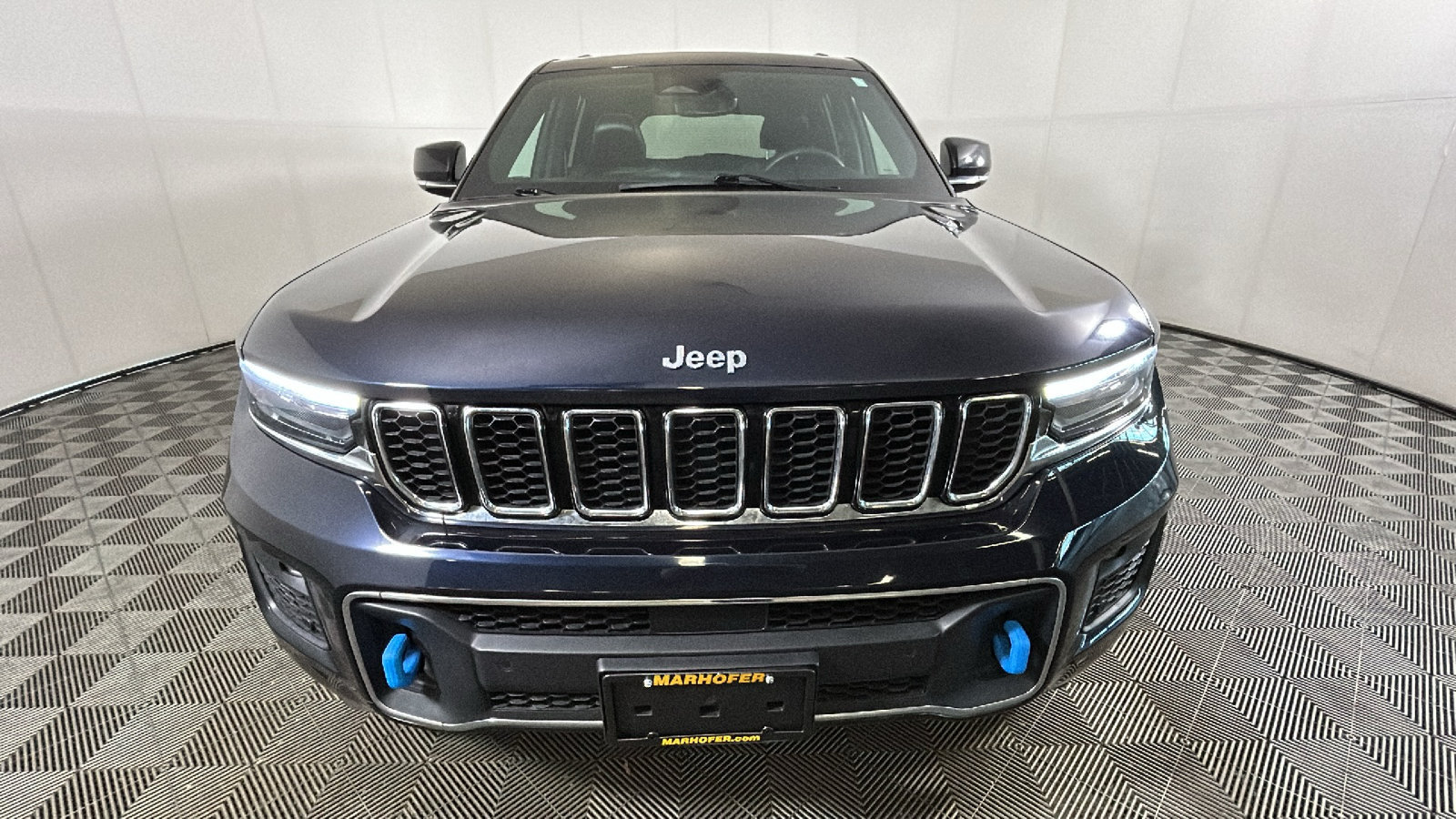 Used 2023 Jeep Grand Cherokee Overland AWD/4WD image 8