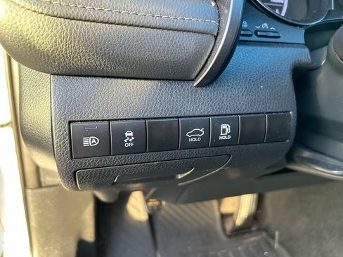 Used 2024 Toyota Camry SE FWD image 14