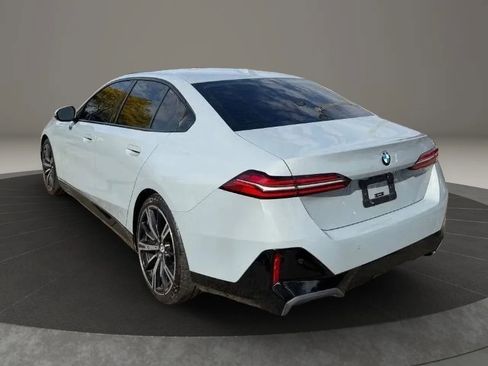 Used 2024 BMW 540i xDrive w/ M Sport Package AWD/4WD image 6