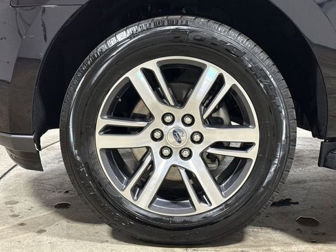 Used 2024 Ford Expedition Limited image 29