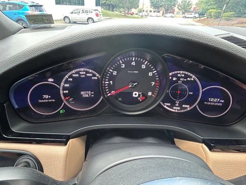 Used 2019 Porsche Cayenne image 16