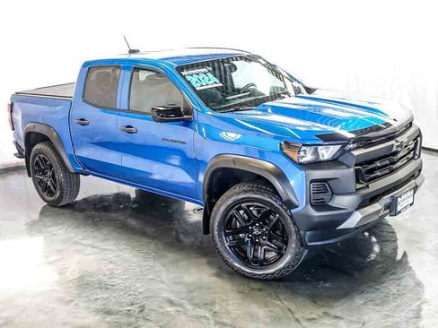 Certified 2024 Chevrolet Colorado Trail Boss w/ Technology Package AWD/4WD image 6