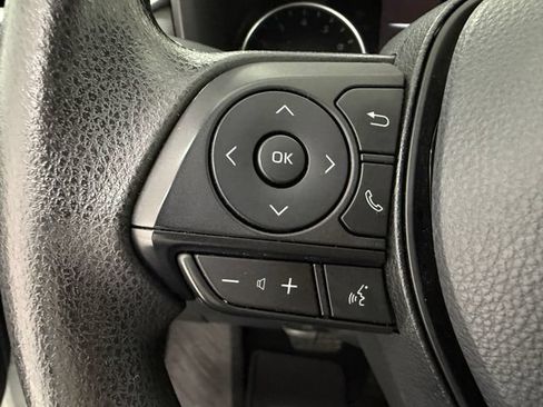 Used 2022 Toyota RAV4 XLE w/ Convenience Package FWD image 10