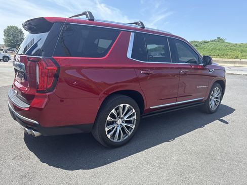 Used 2021 GMC Yukon Denali w/ Denali Ultimate Package AWD/4WD image 3