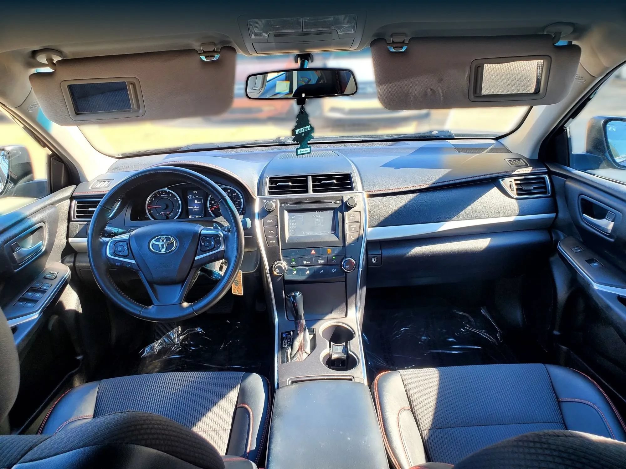 Used 2016 Toyota Camry SE FWD image 34