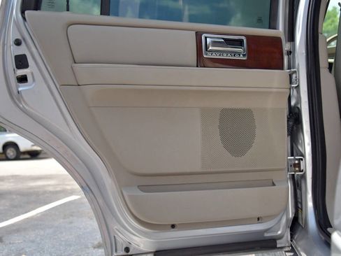 Used 2014 Lincoln Navigator 2WD image 13