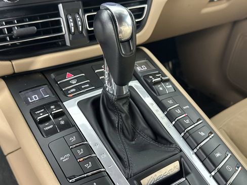 Used 2020 Porsche Macan AWD/4WD image 20