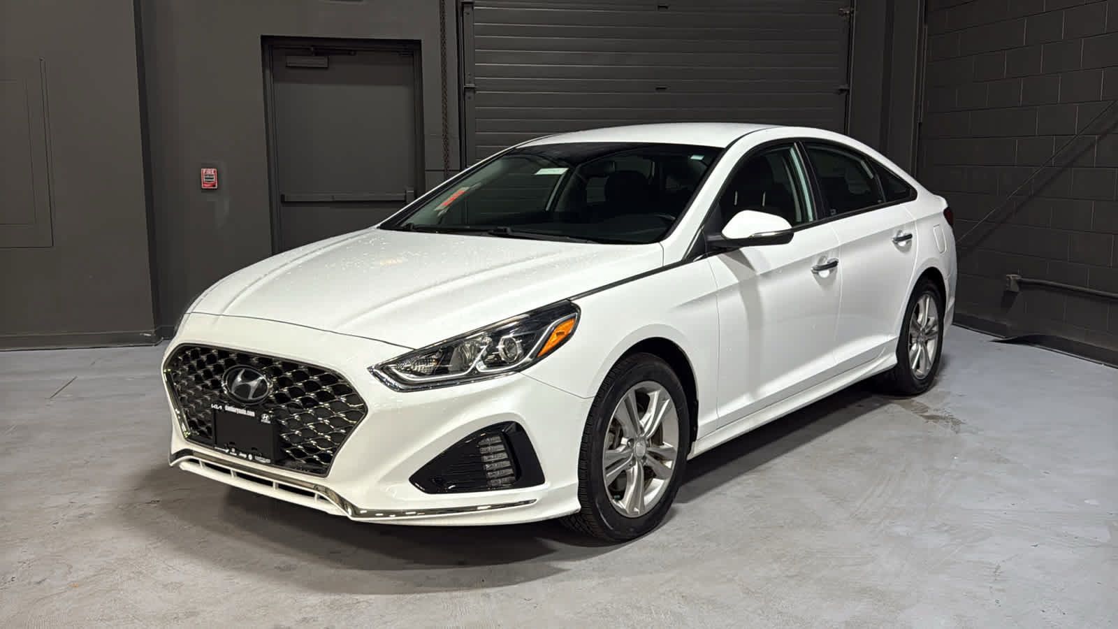 Used 2018 Hyundai Sonata SEL w/ Tech Package 04 FWD image 3
