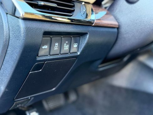 Used 2014 Toyota Avalon Limited image 16