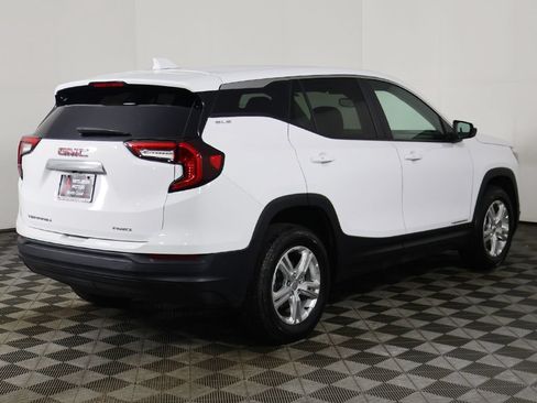 Used 2024 GMC Terrain SLE AWD/4WD image 7