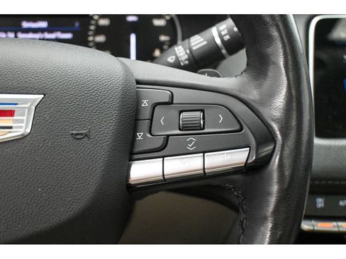 Used 2020 Cadillac XT4 Luxury w/ Cold Weather Package AWD/4WD image 39