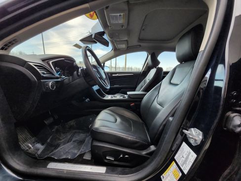 Used 2020 Ford Fusion Titanium image 20