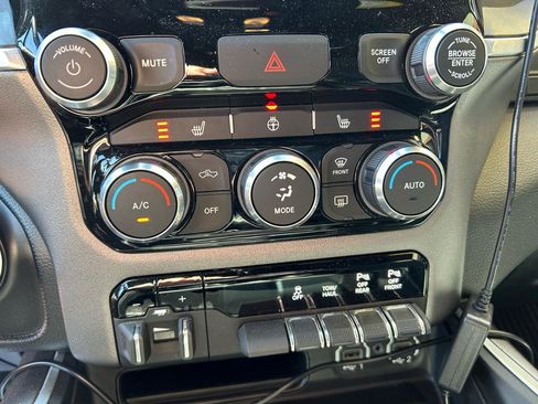 Used 2022 RAM 1500 Big Horn AWD/4WD image 14