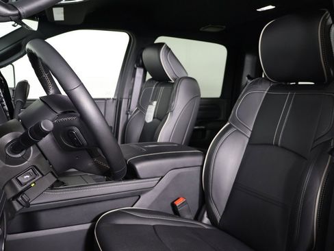 Used 2024 RAM 3500 Limited image 28