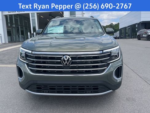 New 2026 Volkswagen Atlas SE FWD image 2