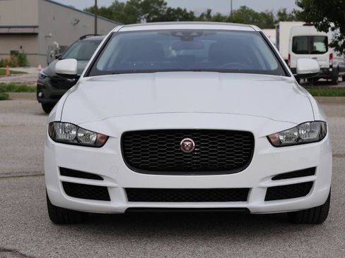 Used 2018 Jaguar XE Premium AWD/4WD image 2