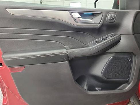 Used 2021 Ford Escape Titanium image 17