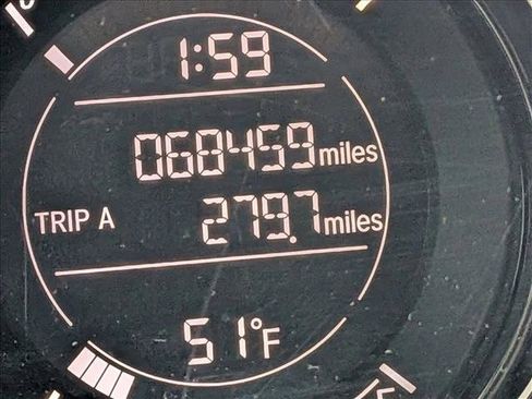 Used 2017 Honda HR-V EX image 11