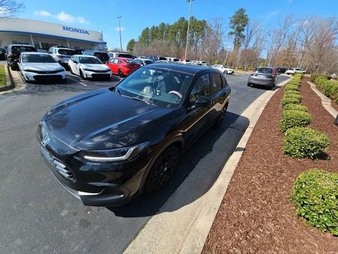 Used 2025 Honda HR-V Sport image 3