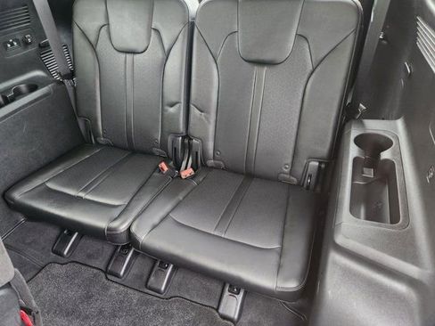 Used 2023 Kia Sorento S image 32