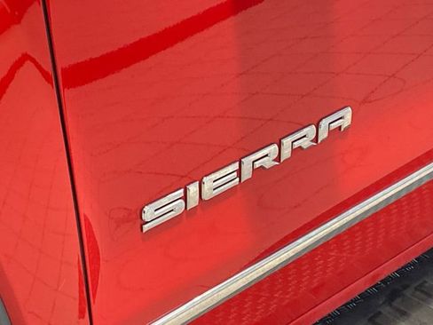 Used 2018 GMC Sierra 1500 SLT w/ SLT Premium Package AWD/4WD image 7